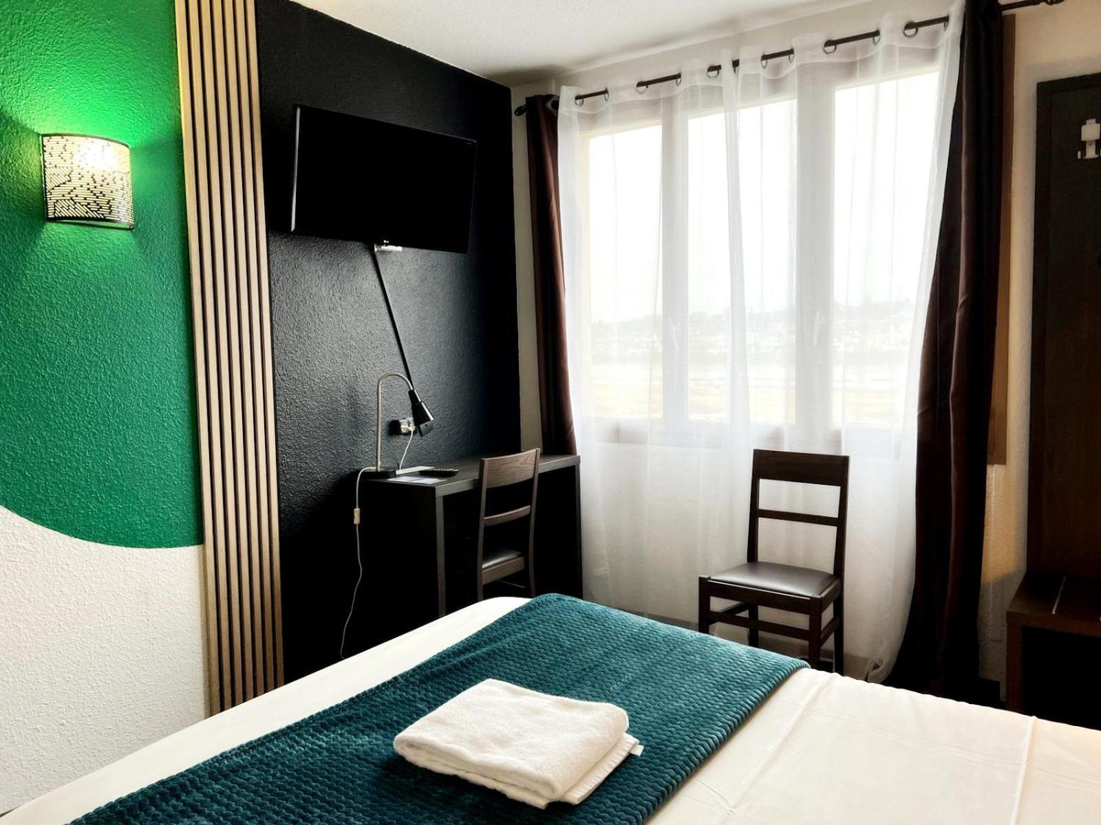 Brit Hotel Confort Gien Ngoại thất bức ảnh