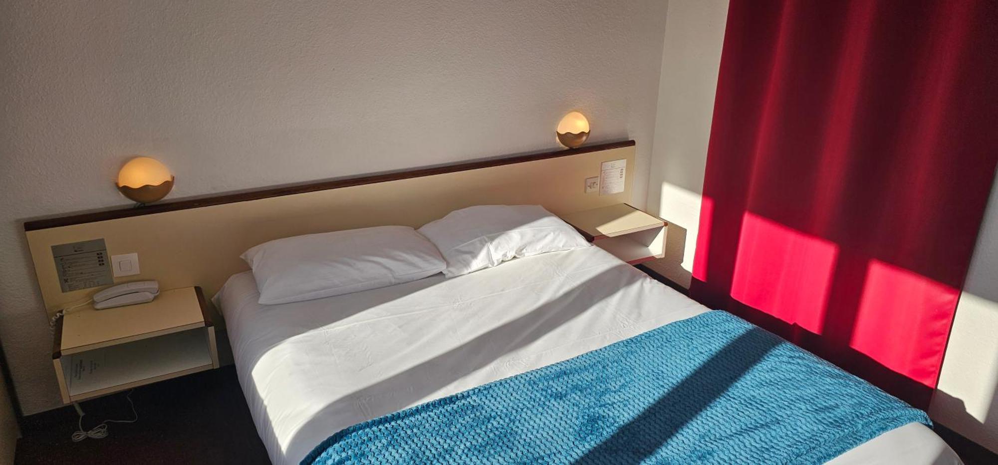 Brit Hotel Confort Gien Ngoại thất bức ảnh
