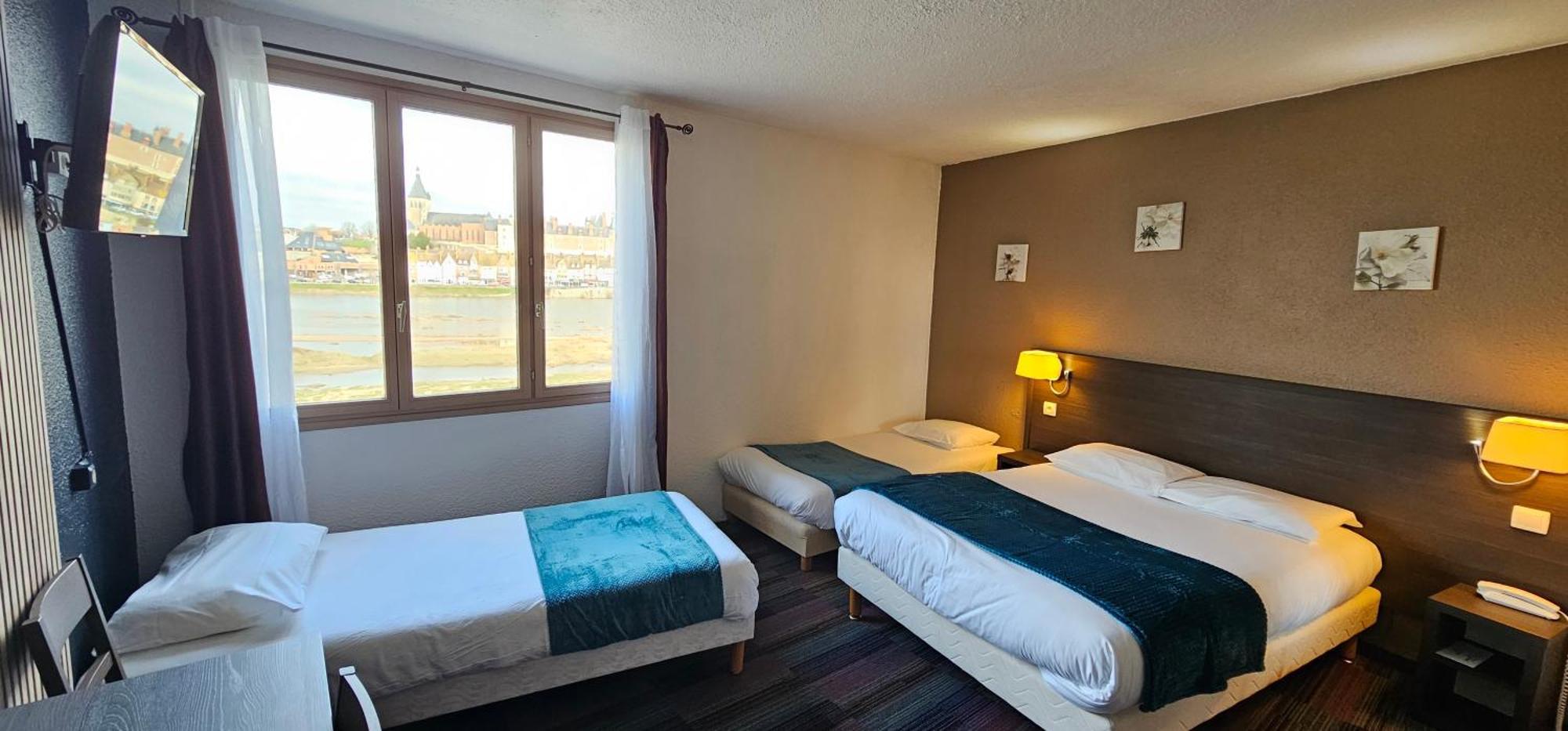 Brit Hotel Confort Gien Ngoại thất bức ảnh
