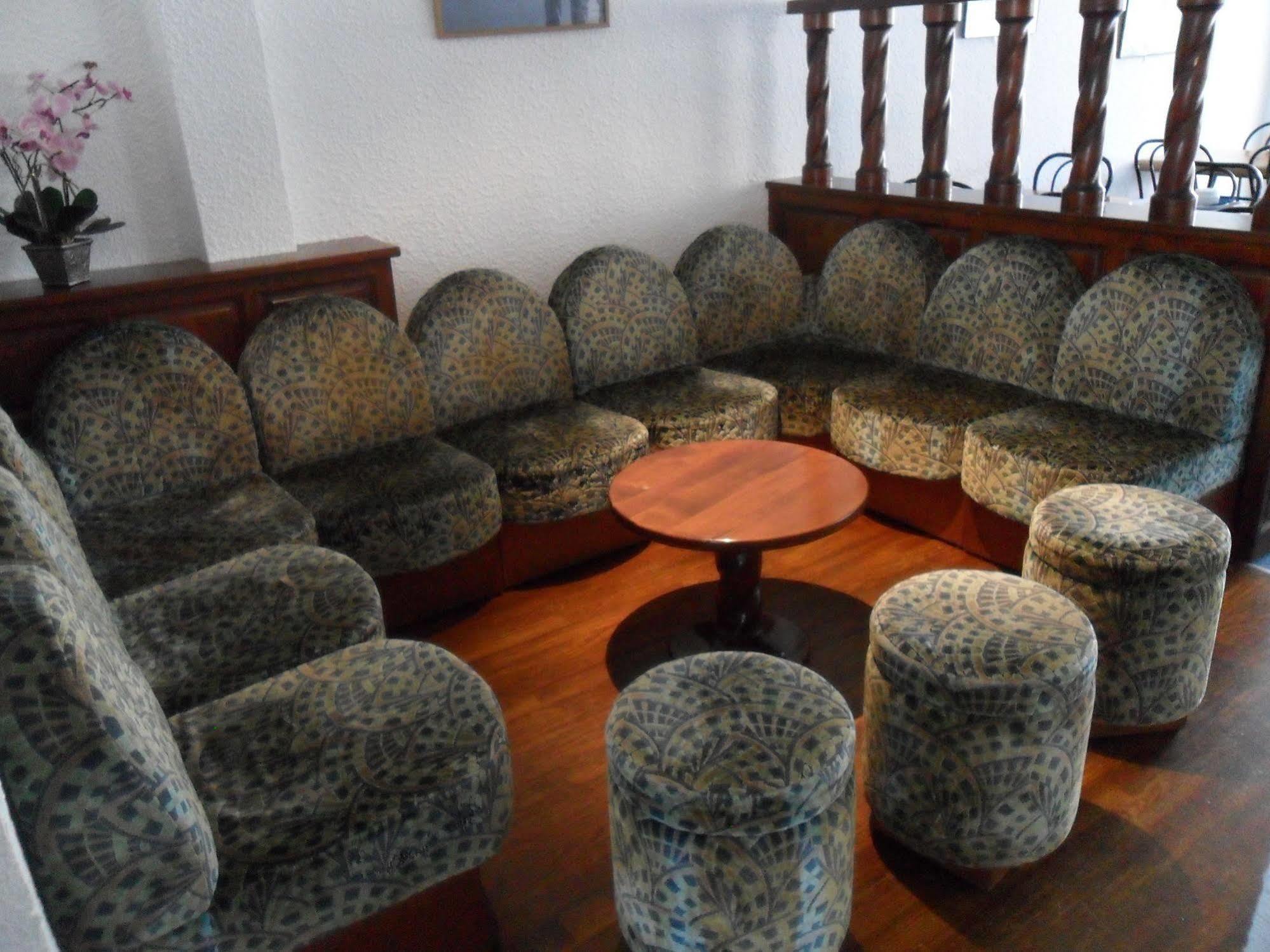 Brit Hotel Confort Gien Ngoại thất bức ảnh
