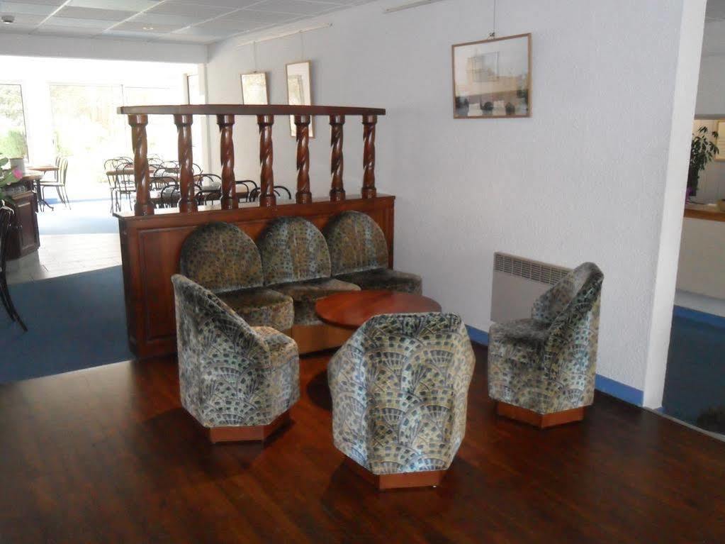 Brit Hotel Confort Gien Ngoại thất bức ảnh